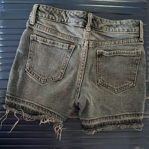 GAP - Picture 2 of 3